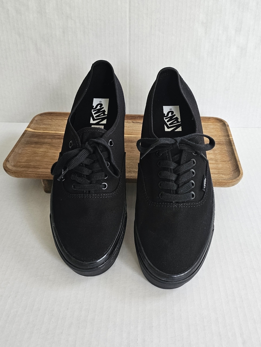 Vans Blackout Sneakers Size Mens 11.5 Low Top Lace Up Canvas Cushioned Insole - Picture 2 of 11